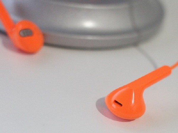 Can canh tai nghe Microsoft thiet ke giong EarPods cua Apple-Hinh-5